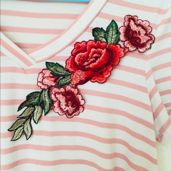 Francesca’s Top - Picture 2 of 4